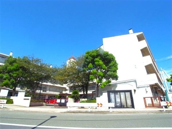 横浜市中区本牧元町の中古一戸建て(横浜市立大鳥中学校)