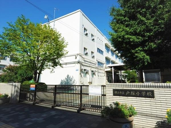 横浜市戸塚区戸塚町の新築一戸建(横浜市立戸塚小学校)