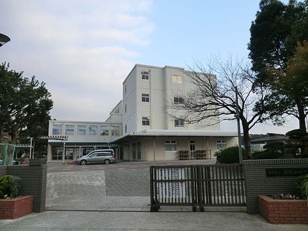 横浜市港南区日限山４丁目の新築一戸建(横浜市立日限山中学校)