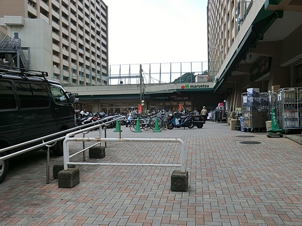 横浜市南区清水ケ丘の新築一戸建(マルエツ井土ヶ谷店)