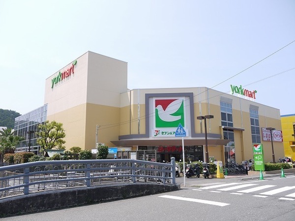 ライオンズグローベル逗子の丘(ヨークマート東逗子店)