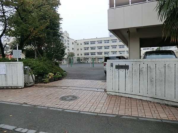 横浜市神奈川区旭ケ丘の中古一戸建て(横浜市立二谷小学校)