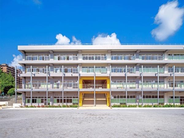 サン・ステージ緑園都市東の街7番館(横浜市立緑園義務教育学校（中学校）)