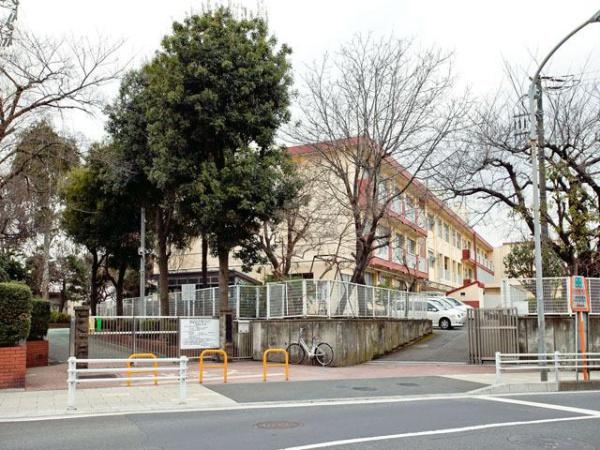 横浜市旭区鶴ケ峰１丁目の土地(横浜市立鶴ケ峯小学校)