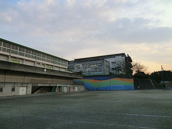 横浜市戸塚区南舞岡２丁目の新築一戸建(横浜市立南舞岡小学校)
