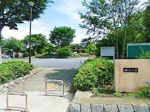 港南台プリンスハイツ弐号館(虻名公園)