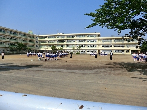 町田市つくし野４丁目の中古一戸建て(町田市立つくし野中学校)