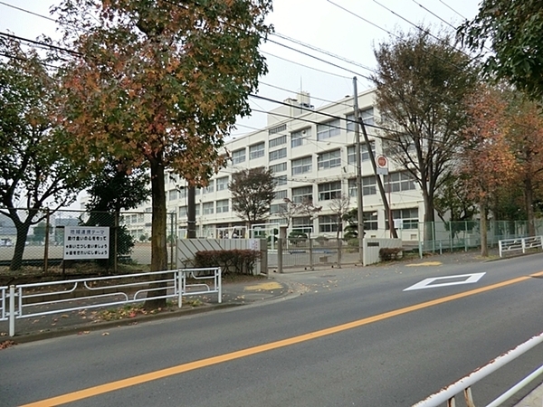 ルピナス四季の森公園(横浜市立上白根中学校)