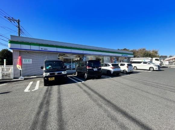 横浜市泉区上飯田町の新築一戸建(ファミリーマート横浜上飯田店)