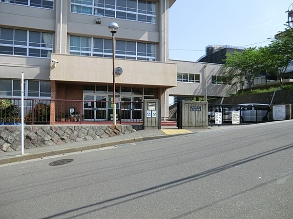 横須賀市武３丁目の新築一戸建(横須賀市立富士見小学校)