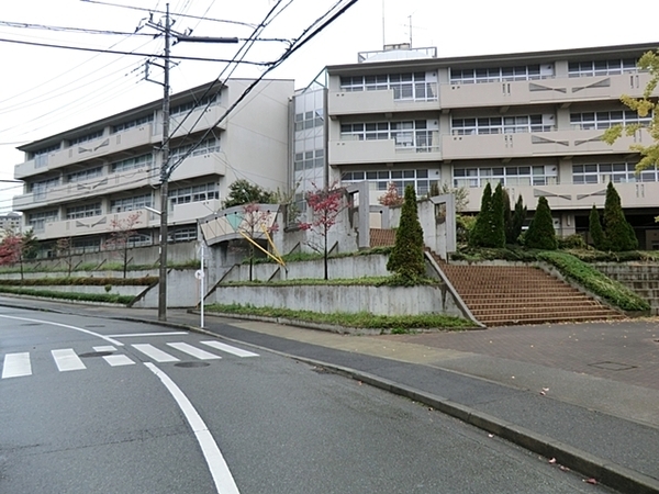 港北ニュータウンパークサイドハイツ3番館(横浜市立南山田小学校)