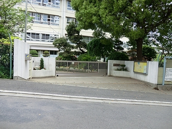 ヒルズ宮前平(川崎市立宮前平小学校)
