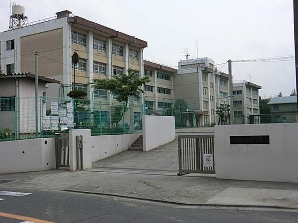 川崎市宮前区犬蔵３丁目の土地(川崎市立犬蔵中学校)