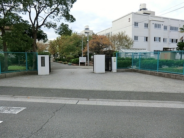 アクトピア金沢文庫(横浜市立金沢中学校)