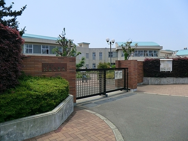 六会駅前高層住宅(藤沢市立六会小学校)