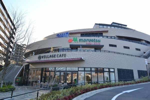 ヒルコートテラス横浜汐見台Ｆ棟(マルエツ磯子店)