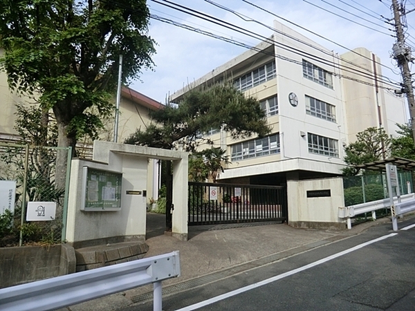 ヴェルビュ鷺沼パークサイド(川崎市立西有馬小学校)