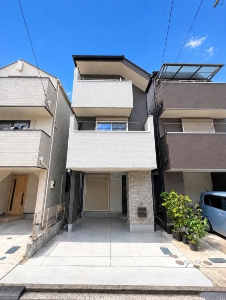 横浜市鶴見区市場西中町の中古一戸建