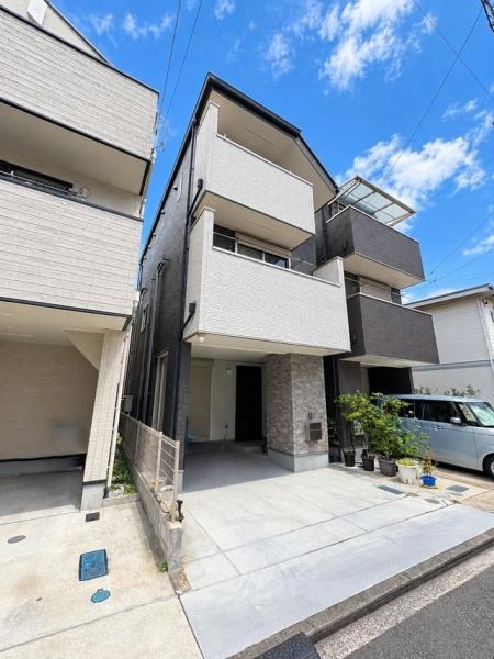 横浜市鶴見区市場西中町の中古一戸建