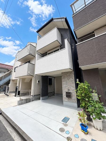 横浜市鶴見区市場西中町の中古一戸建