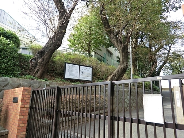 横浜市南区六ツ川２丁目の新築一戸建(横浜市立六つ川小学校)