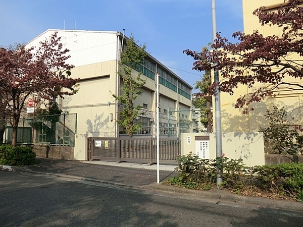 横浜市保土ケ谷区星川３丁目の土地(横浜市立星川小学校)