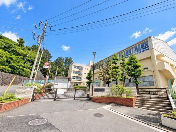 横浜市港南区日野５丁目の中古一戸建て(横浜市立吉原小学校)
