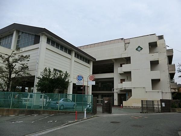 リベルテ磯子弐番館(横浜市立森中学校)