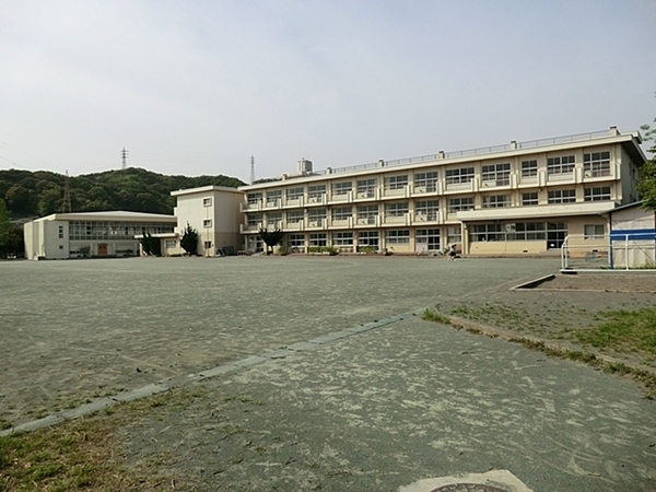 鎌倉ロジュマンB棟(鎌倉市立玉縄小学校)