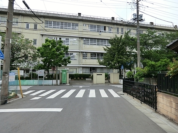 川崎市川崎区渡田3丁目の新築一戸建(川崎市立渡田中学校)