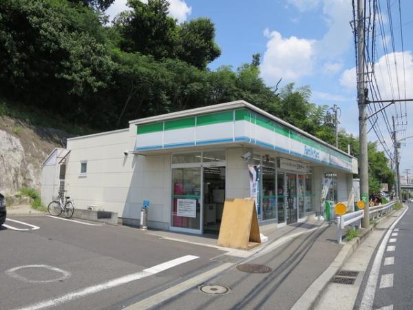 ヒルテラス横浜保土ヶ谷壱番館(ファミリーマート小浦権太坂店)