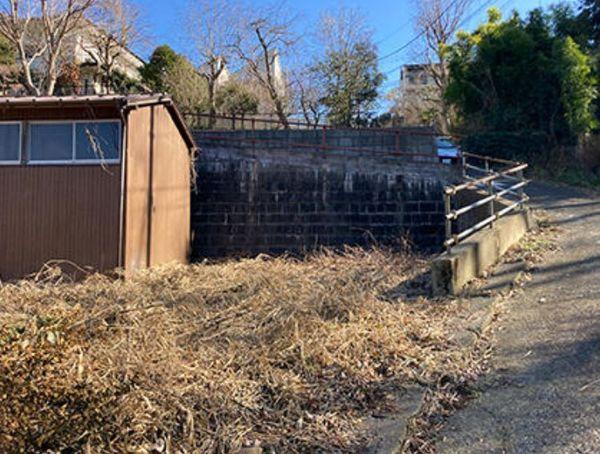 大型340坪・資材置き場用地・南ひな壇・陽当たり◎