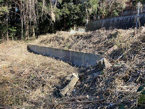 大型340坪・資材置き場用地・南ひな壇・陽当たり◎