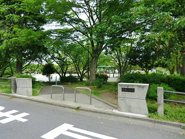 【1号棟】栄区新築戸建南道路4台駐車可WICSIC(荒井沢公園)