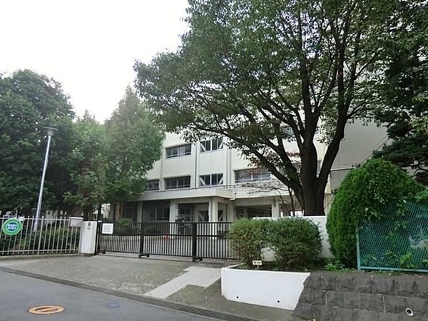泉区新築戸建2台駐車可ロフトスマートキー納戸(横浜市立下和泉小学校)