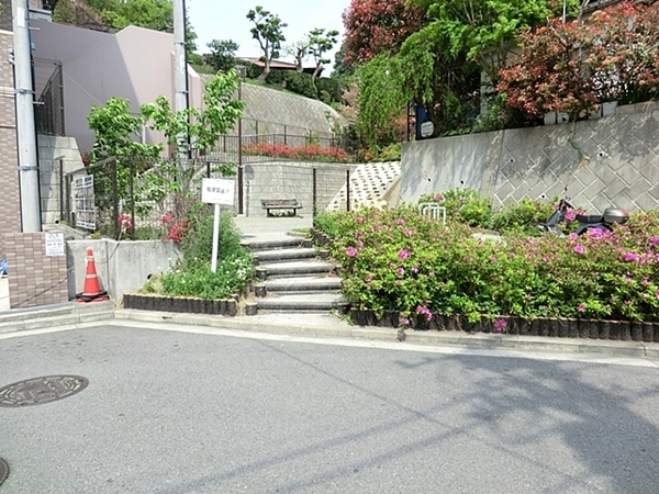 【1号棟】緑区新築戸建2台駐車可能お庭WIC×2(菅田日向根第二公園)
