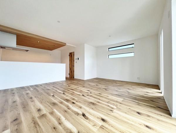 【1号棟】磯子区新築戸建南道路WIC×2リネン庫