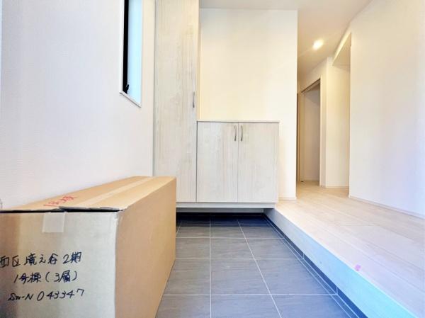 【1号棟】西区新築戸建　カップボード　リビング階段