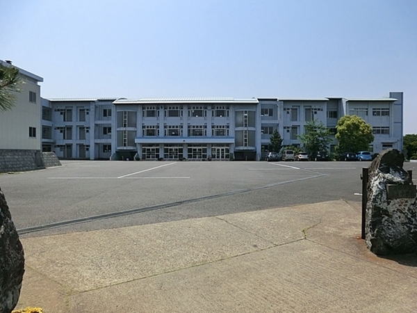 三浦市三崎町諸磯の中古一戸建て(三浦市立三崎中学校)