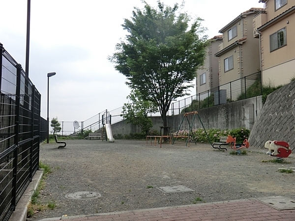 川崎市麻生区東百合丘1丁目の中古一戸建て(南生田二丁目丘の上公園)