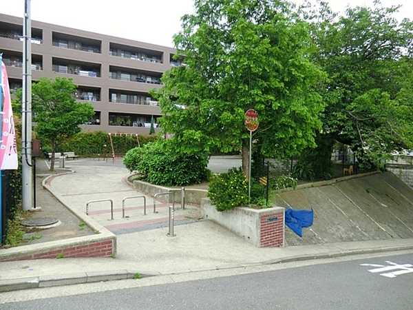 横浜市鶴見区下末吉5丁目の新築一戸建(下末吉旭台公園)