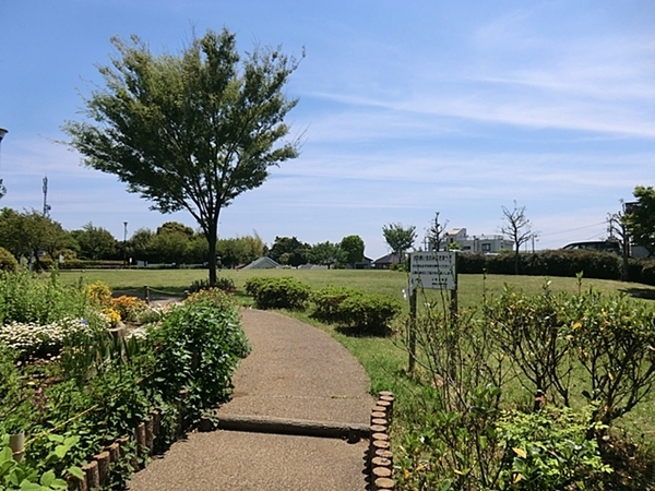 横浜市港南区笹下3丁目の土地(笹下中央公園)