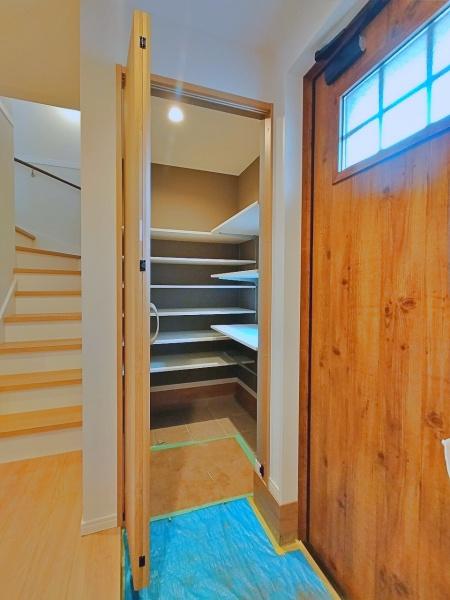 【B号棟】神奈川区新築戸建リビング階段ファミクロ
