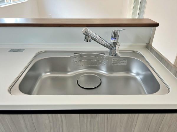 旭区新築戸建　対面キッチン　南面バルコニー