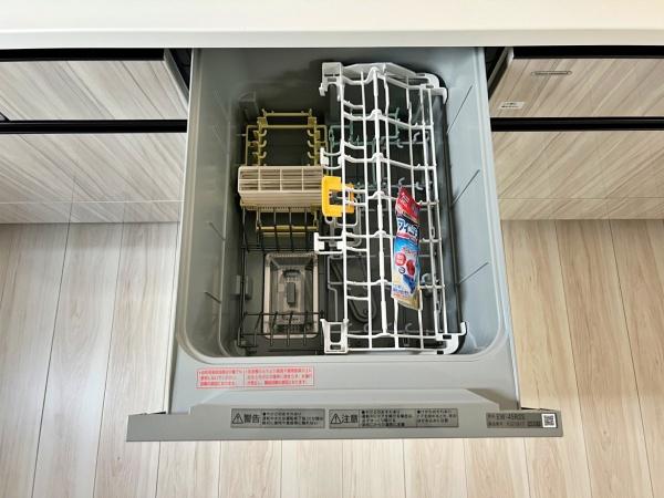 旭区新築戸建　対面キッチン　南面バルコニー