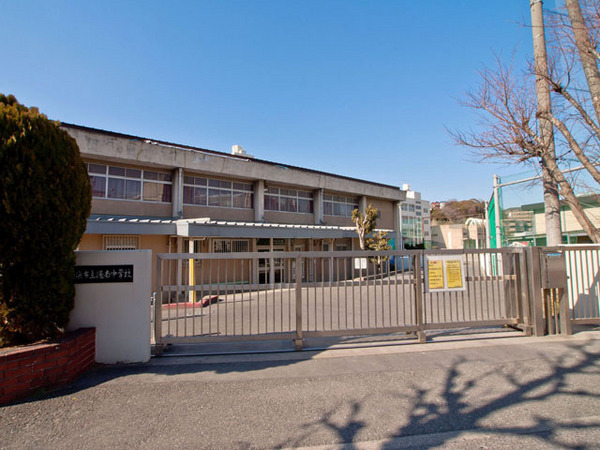 【1号棟】港南区新築戸建 LDK19帖 リビング階段(横浜市立港南中学校)