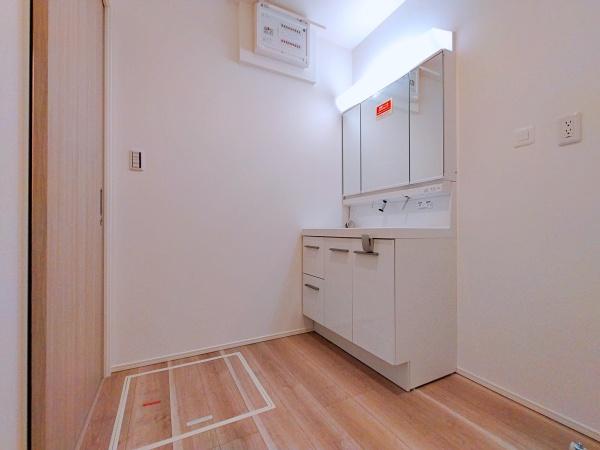 【1号棟】港南区新築戸建　LDK19帖　リビング階段
