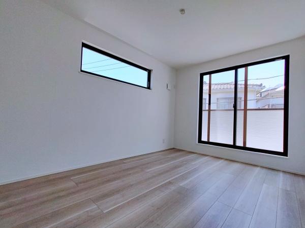 【1号棟】港南区新築戸建　LDK19帖　リビング階段
