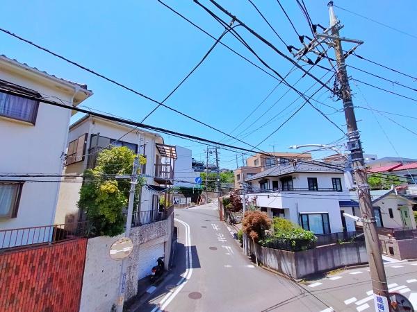 【1号棟】港南区新築戸建　LDK19帖　リビング階段
