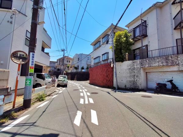 【1号棟】港南区新築戸建　LDK19帖　リビング階段
